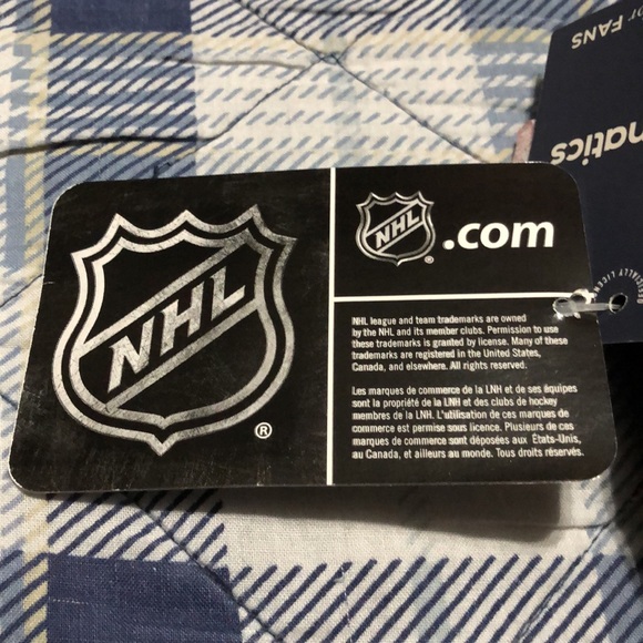 Chicago Blackhawks Beanie - Picture 9 of 11